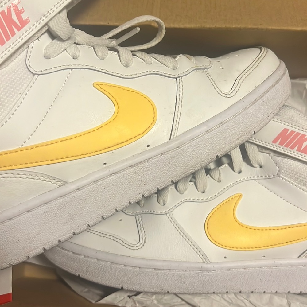 💗PRICE DROP💗Nike Court Mid 2s